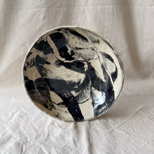 Ardi (أرضي) Set in Black & White