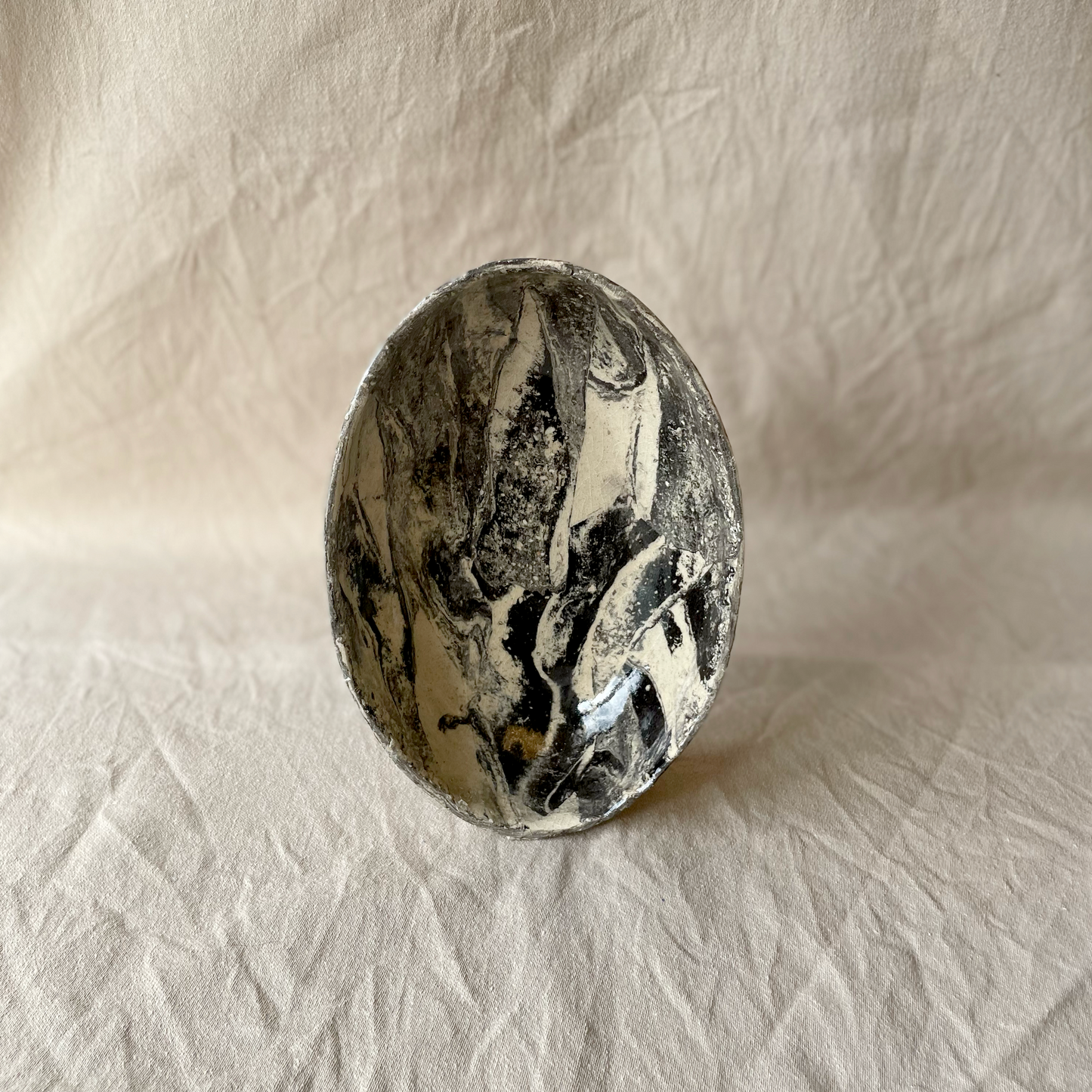 Ardi (أرضي) Set in Black & White