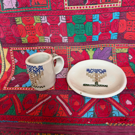 Espresso Cup with Matching Saucer (Grapevine Hebron)