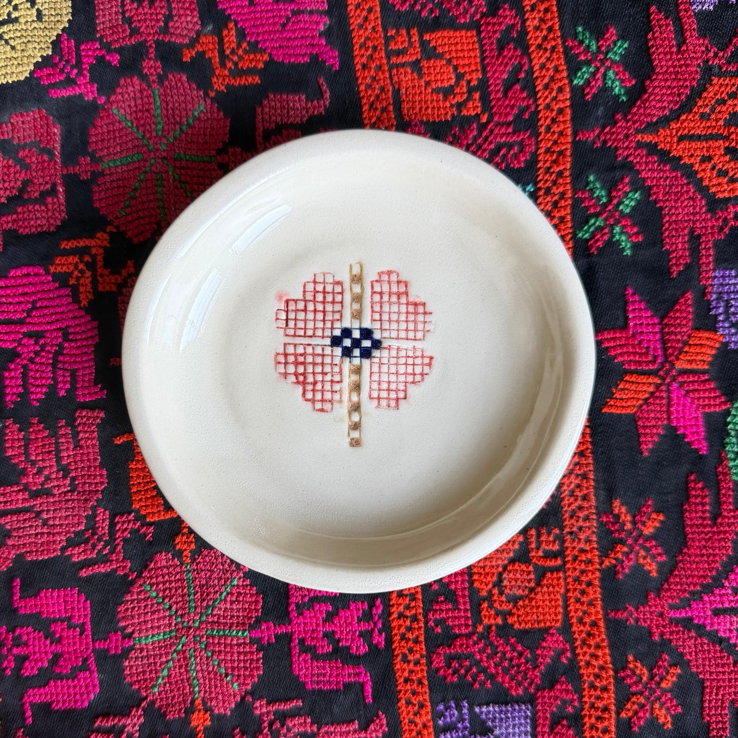 Hebron Rose زهرة الخليل (tiny plate)