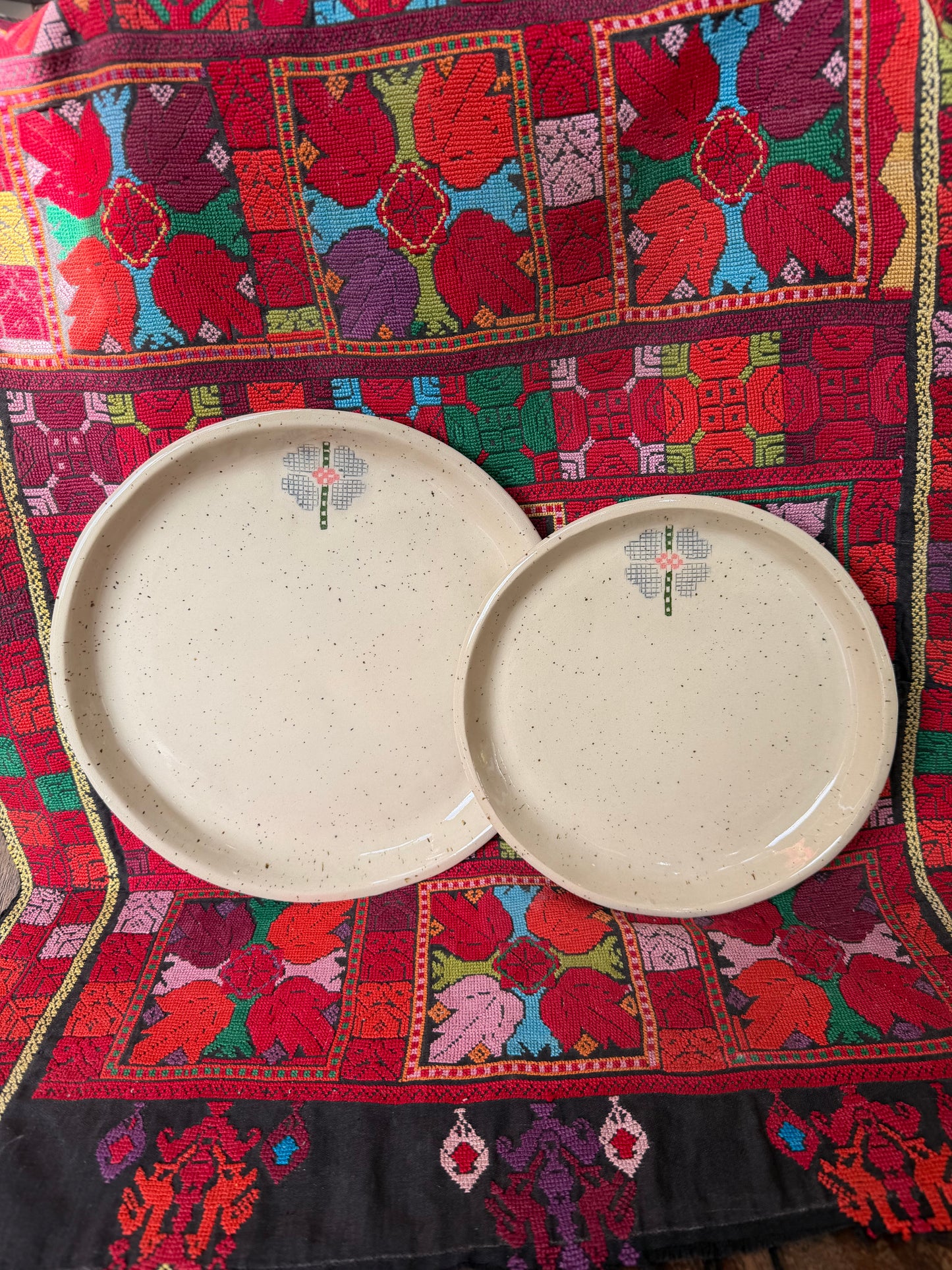 Speckled Hebron Rose Set of 2 Plates (Dinner + Side)