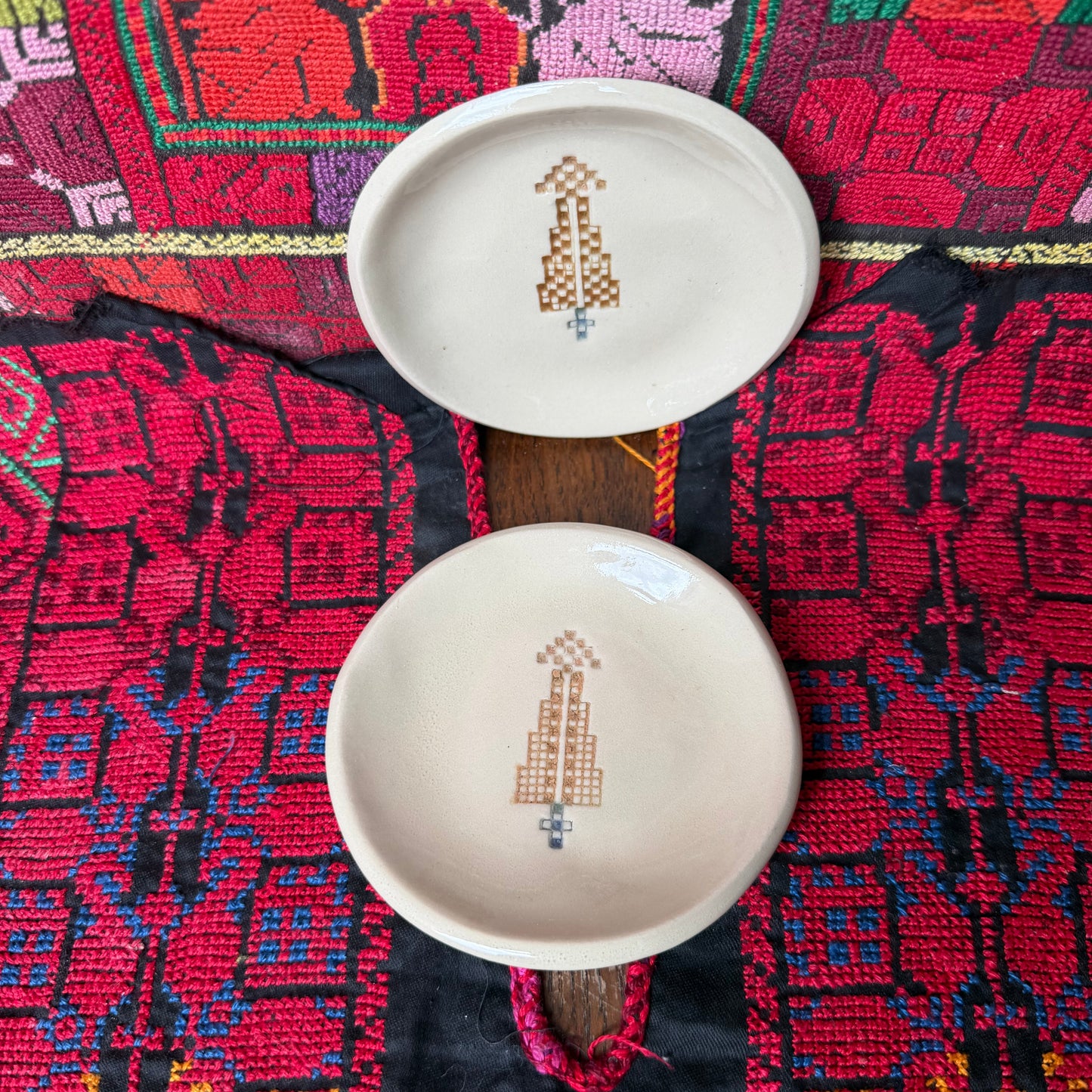 Cypress Tree Gaza Motif #2 -  tiny plate (10 cm)