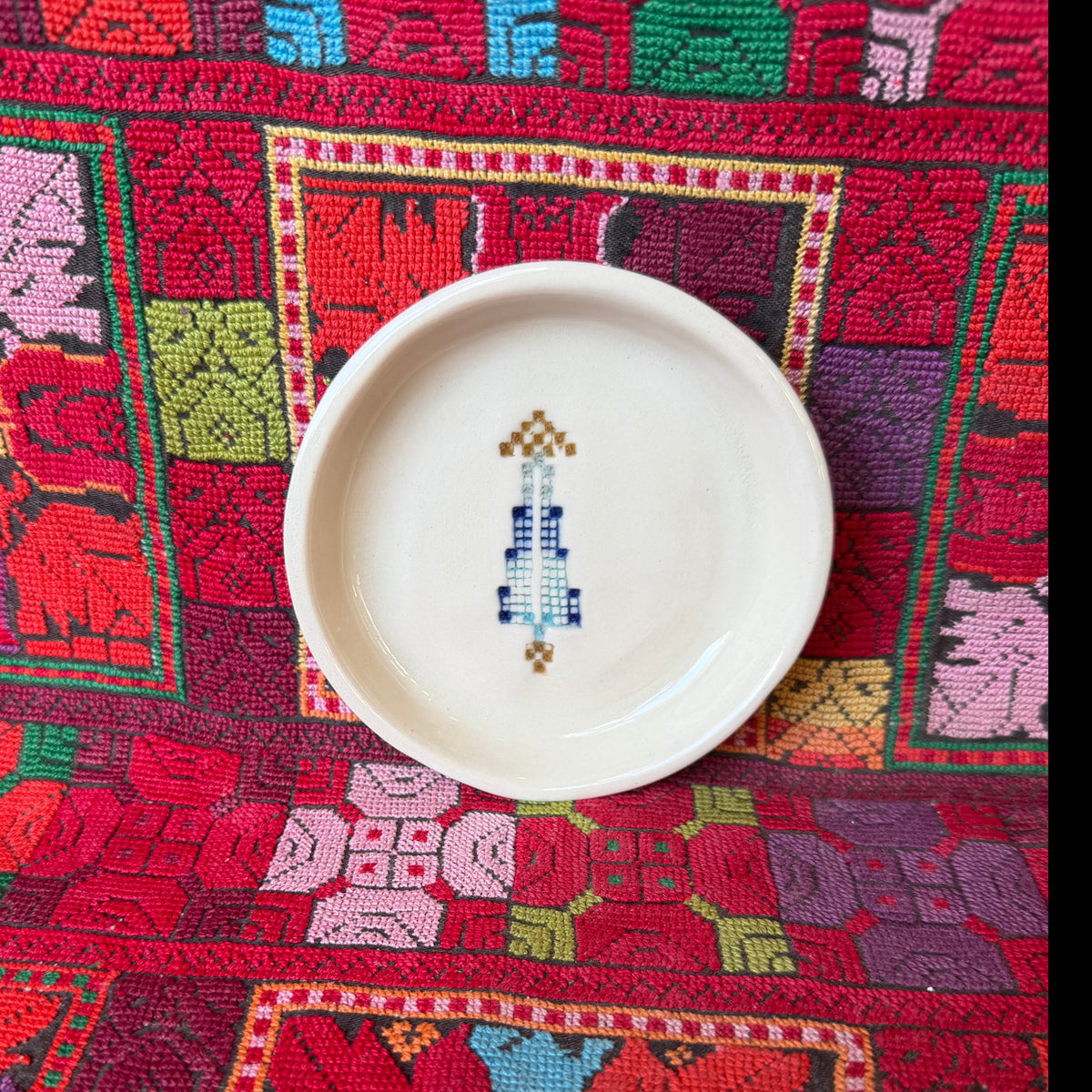 Sarwa / Cypress Tree — Gaza Tiny Plate in Beige Stoneware