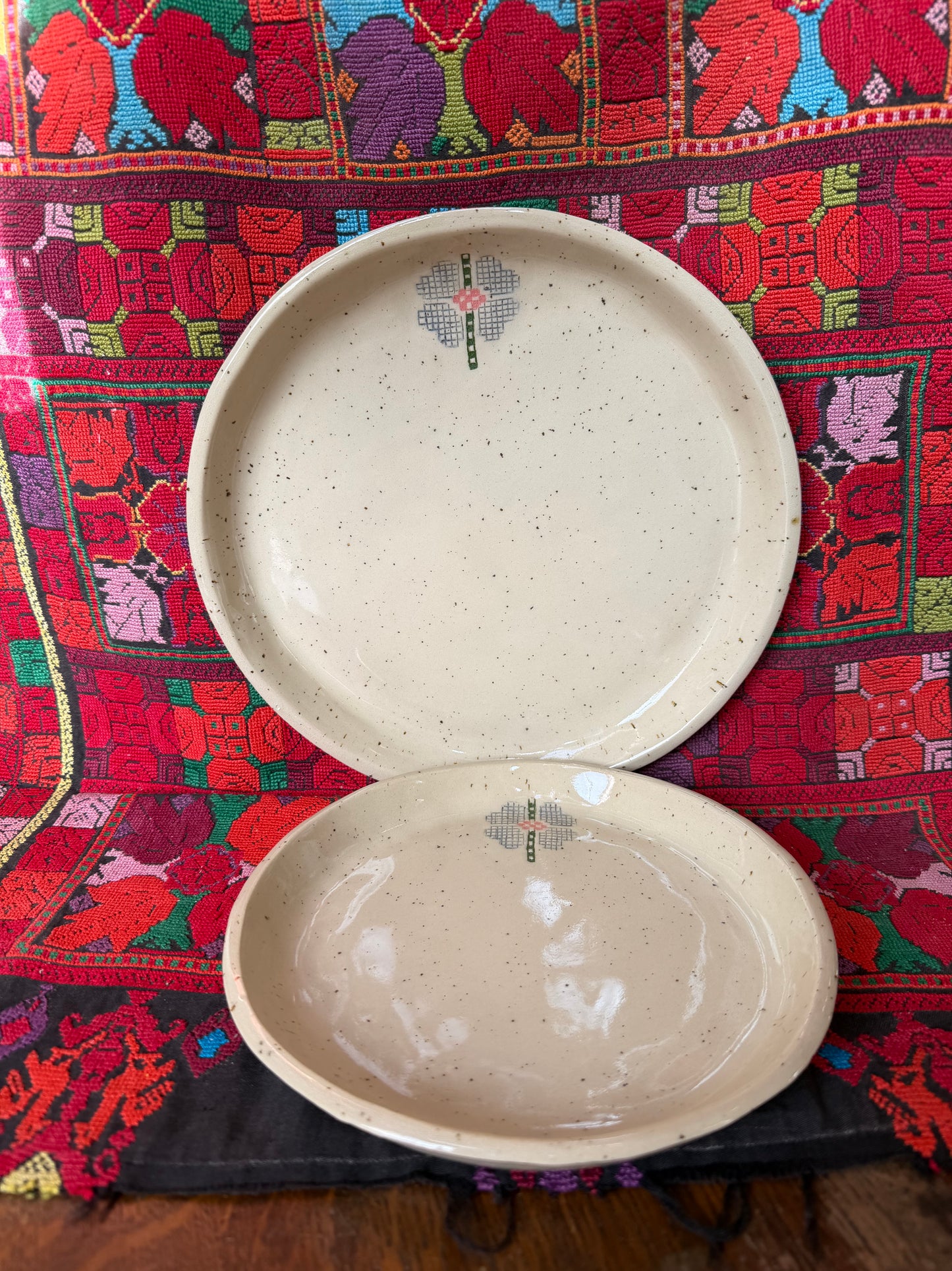 Speckled Hebron Rose Set of 2 Plates (Dinner + Side)