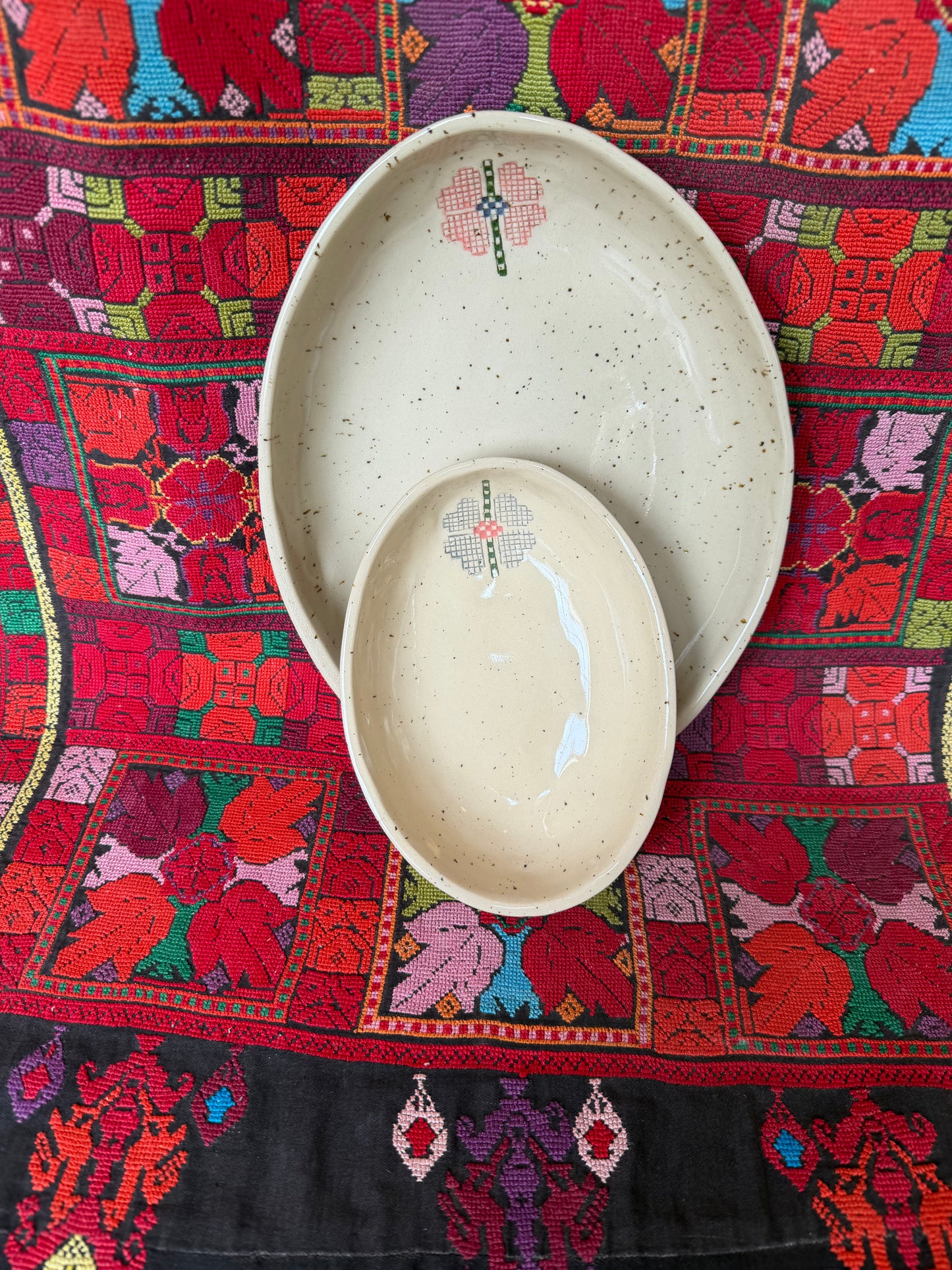 Speckled Hebron Rose Set of 2 nested oval platters (Large + Small)