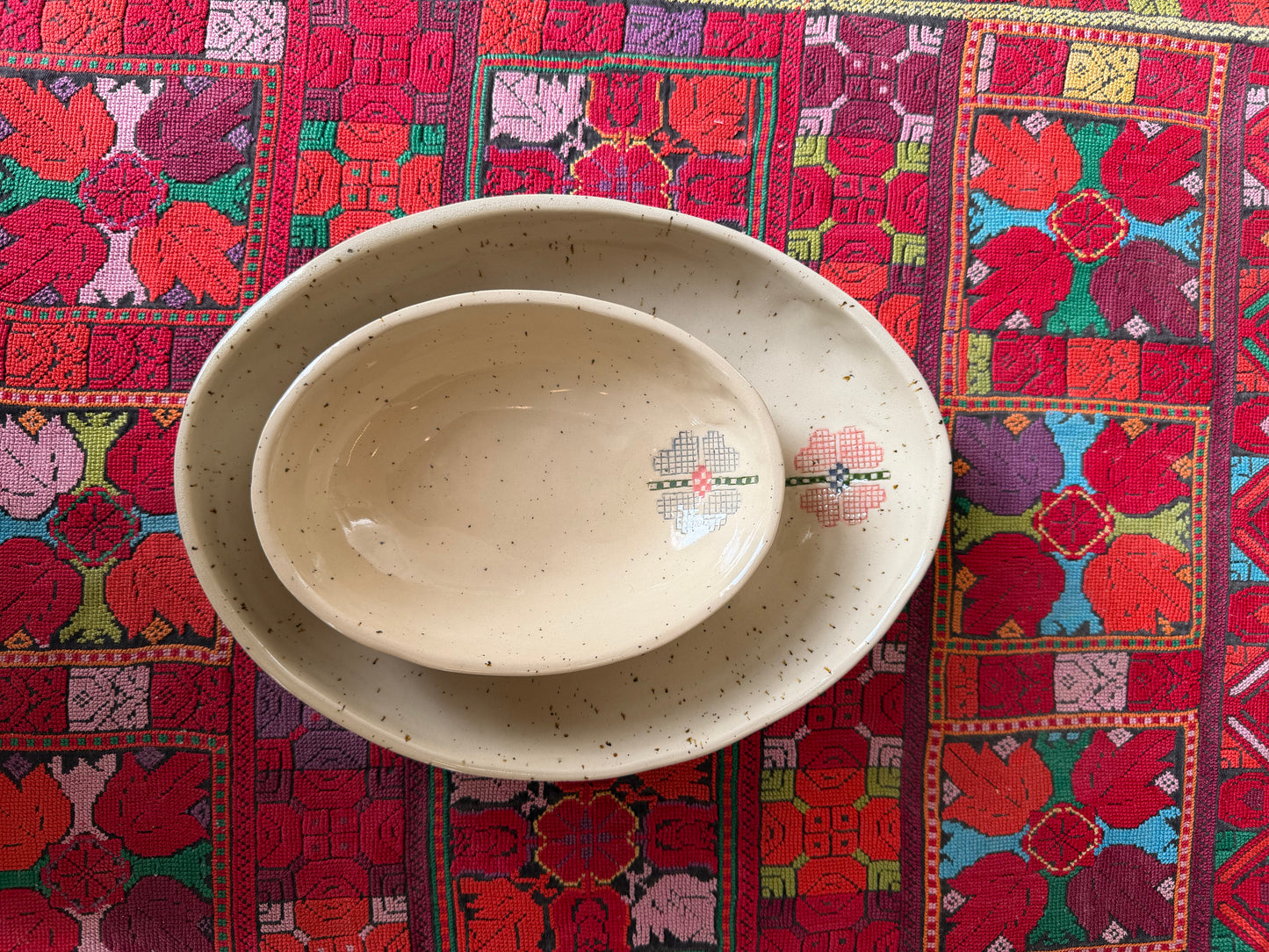Speckled Hebron Rose Set of 2 nested oval platters (Large + Small)