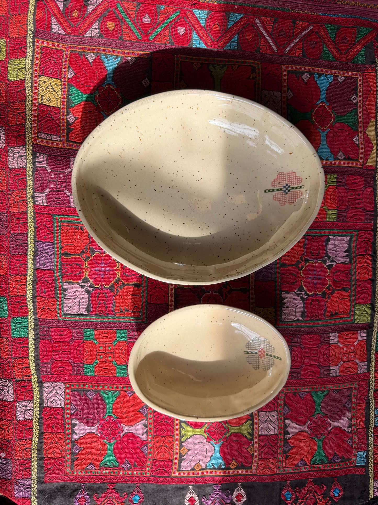 Speckled Hebron Rose Set of 2 nested oval platters (Large + Small)